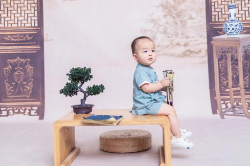 韩城宝宝眼睛肿是什么原因